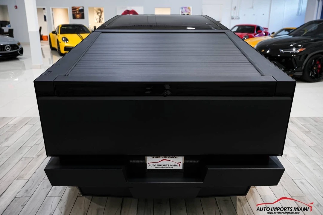 2024 Tesla Cybertruck - Image 15 of 21