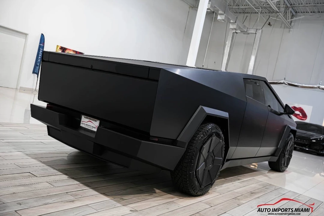 2024 Tesla Cybertruck - Image 20 of 21