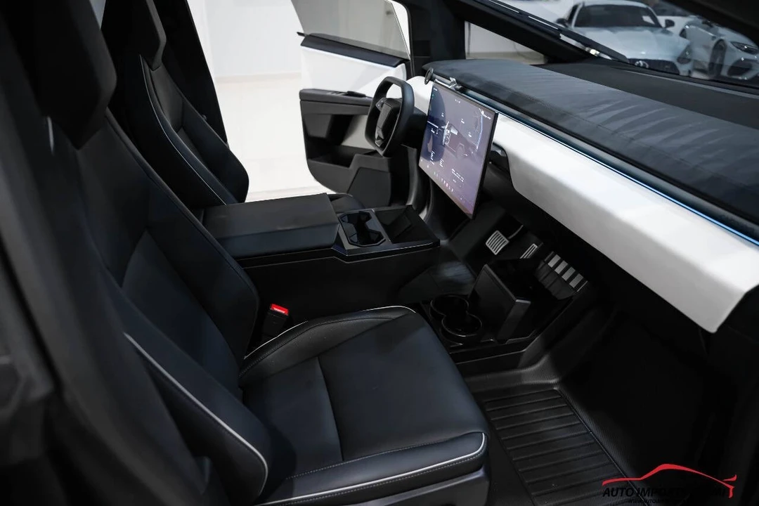 2024 Tesla Cybertruck - Image 8 of 21