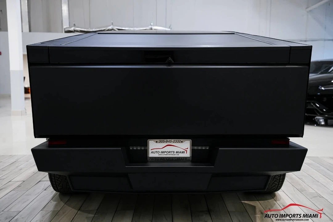 2024 Tesla Cybertruck - Image 19 of 21