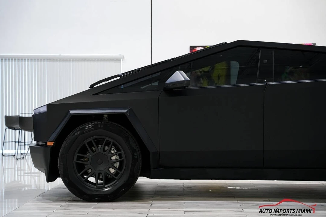 2024 Tesla Cybertruck - Image 14 of 21