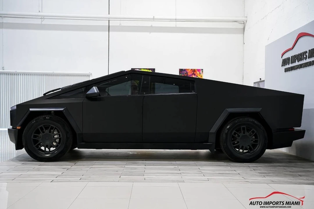 2024 Tesla Cybertruck - Image 13 of 21