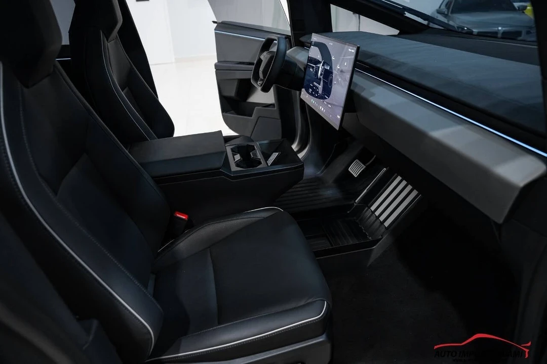 2024 Tesla Cybertruck - Image 11 of 12