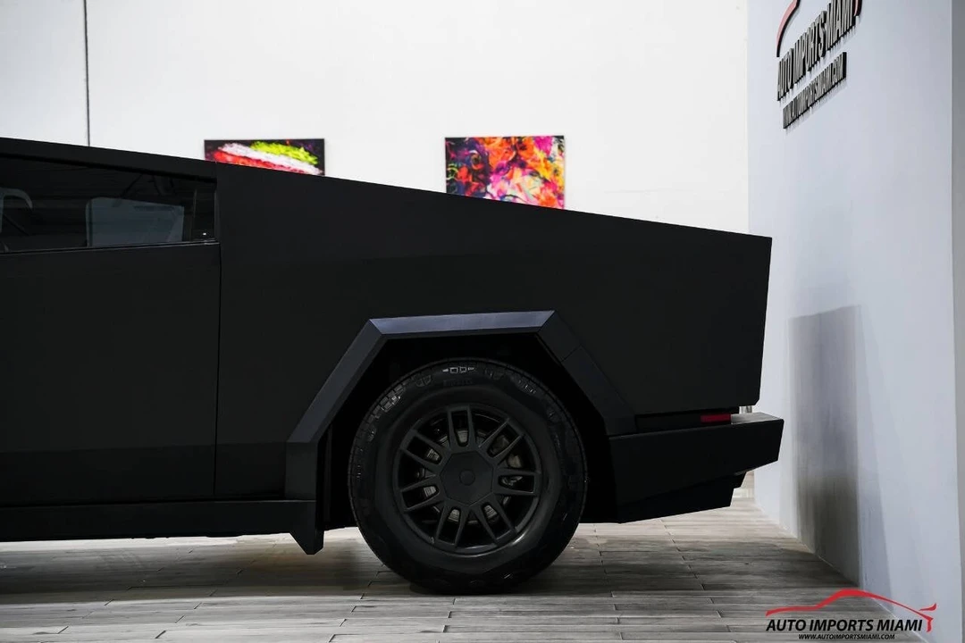 2024 Tesla Cybertruck - Image 15 of 21