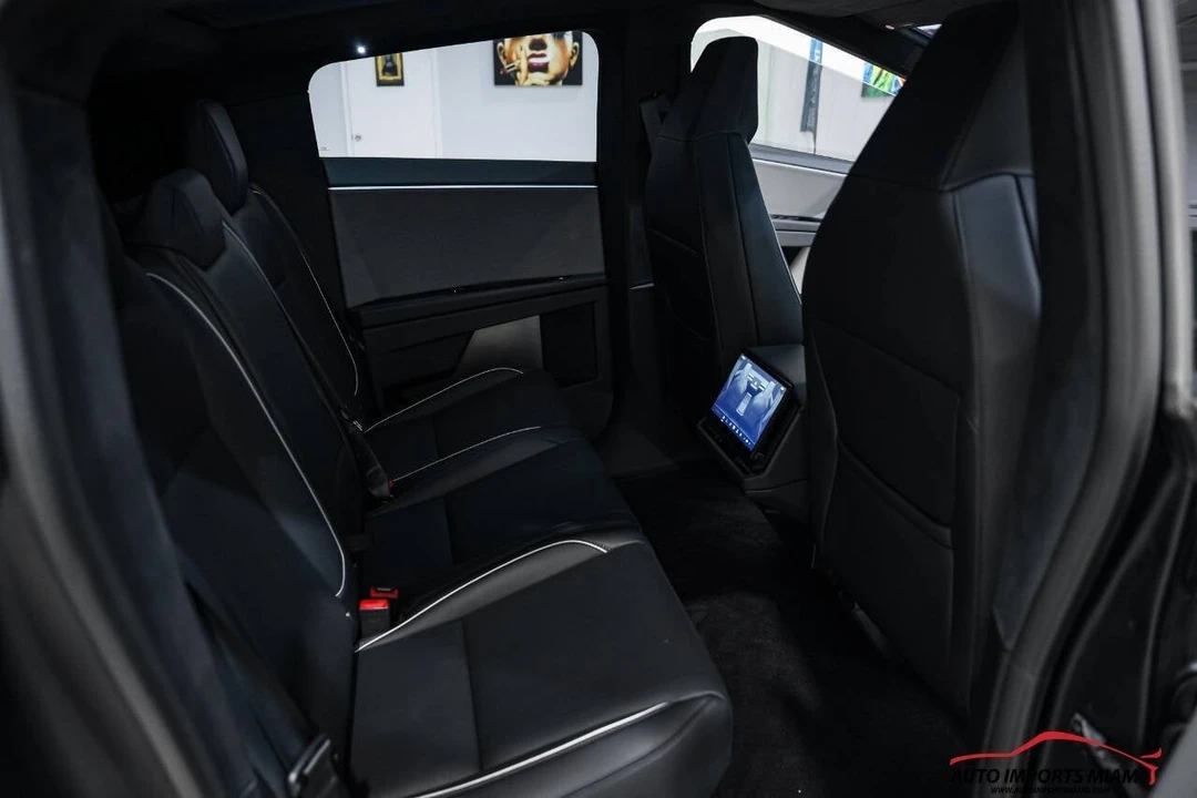 2024 Tesla Cybertruck - Image 10 of 12