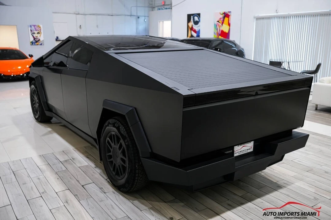 2024 Tesla Cybertruck - Image 16 of 21
