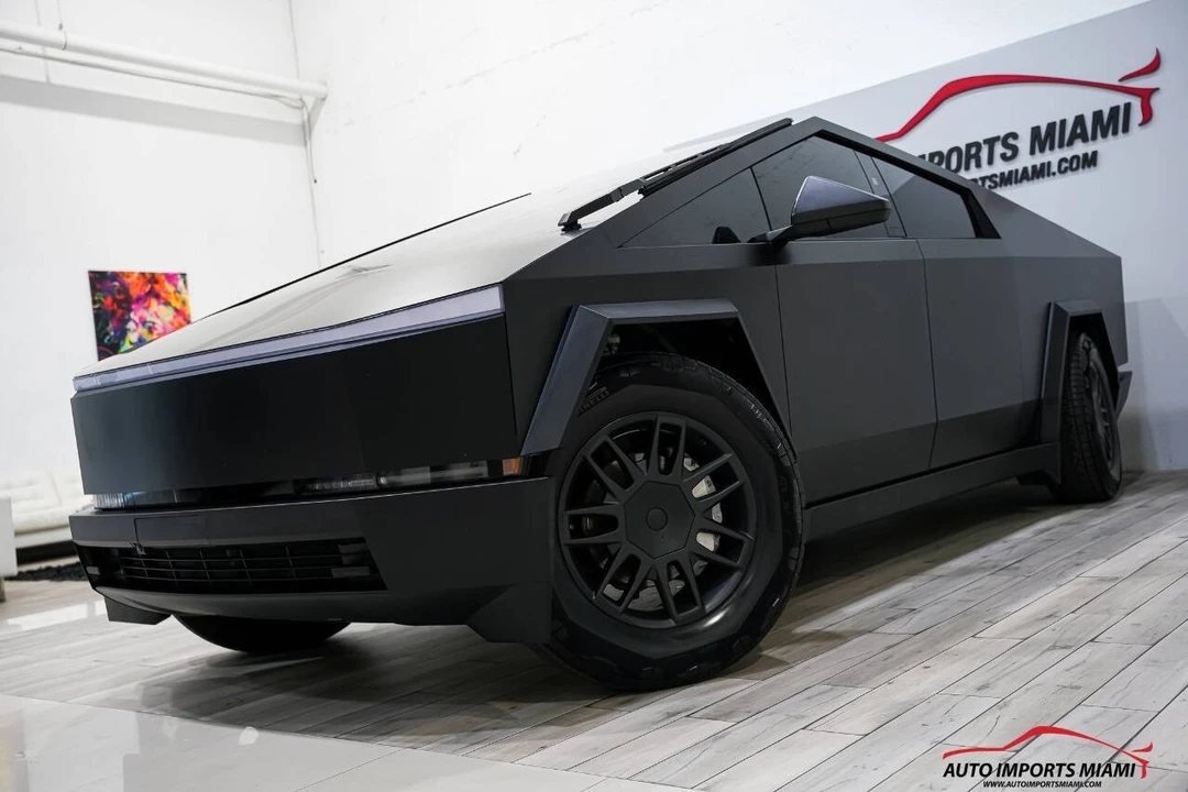 2024 Tesla Cybertruck - Image 3 of 12