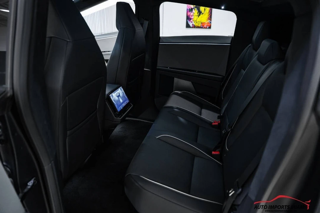 2024 Tesla Cybertruck - Image 9 of 12