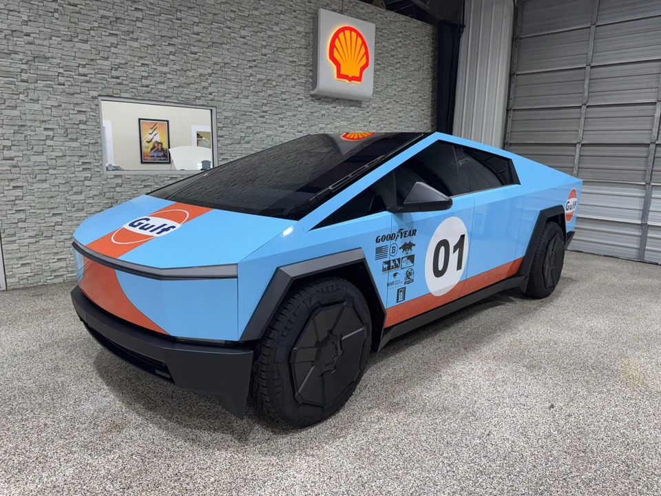 2024 Tesla Cybertruck - Image 8 of 31