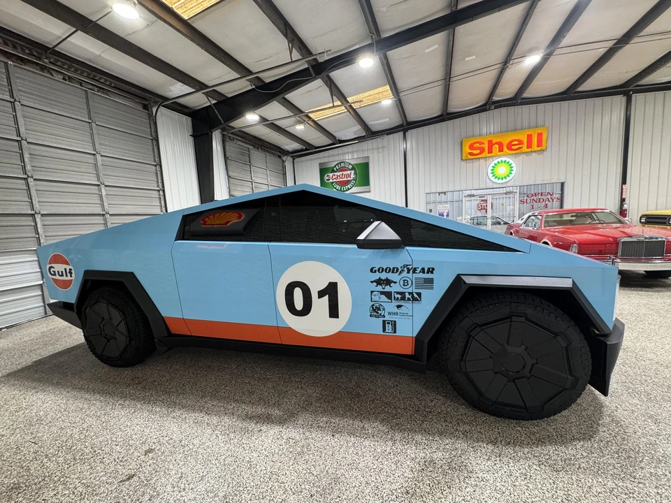 2024 Tesla Cybertruck - Image 29 of 31