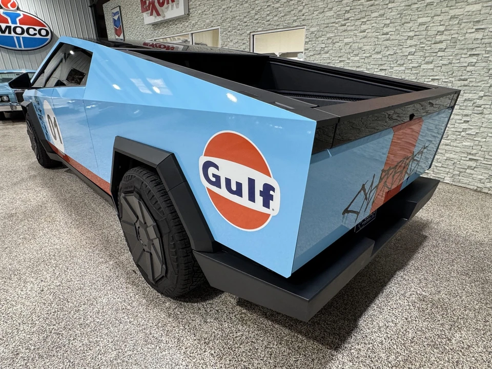 2024 Tesla Cybertruck - Image 15 of 31