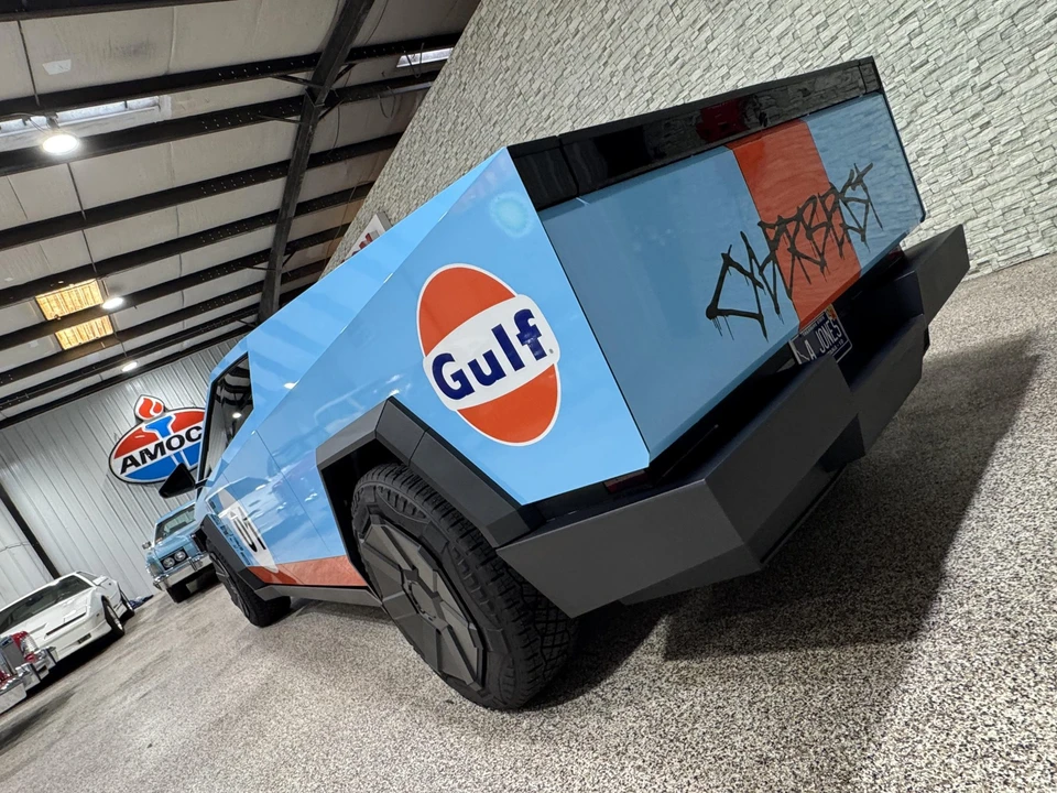 2024 Tesla Cybertruck - Image 17 of 31