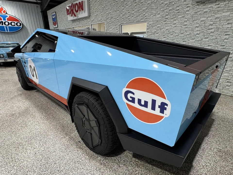 2024 Tesla Cybertruck - Image 14 of 31