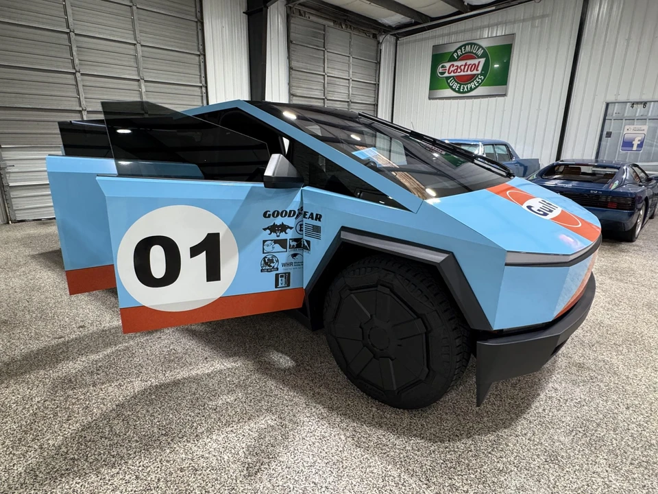 2024 Tesla Cybertruck - Image 30 of 31