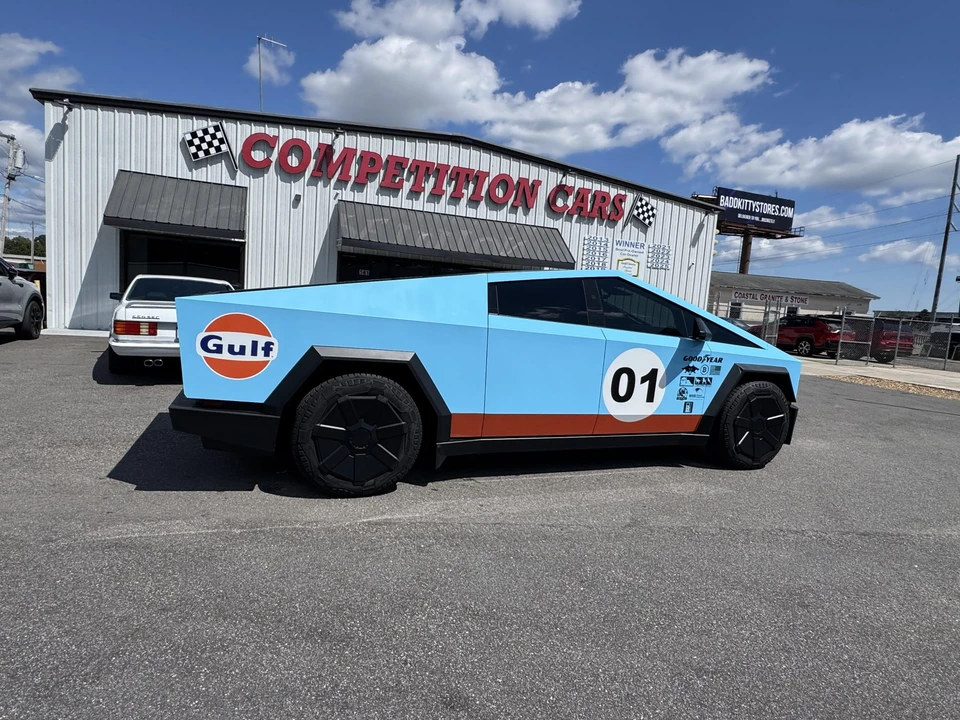 2024 Tesla Cybertruck - Image 4 of 31