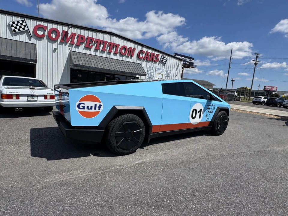 2024 Tesla Cybertruck - Image 5 of 31