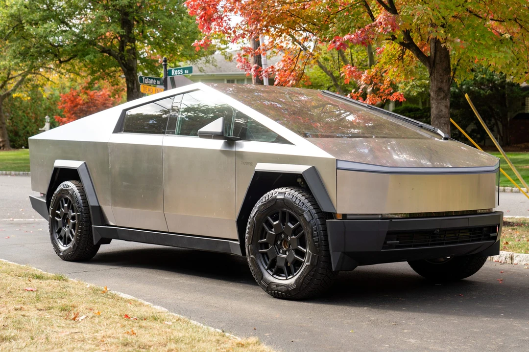 2024 Tesla Cybertruck - Image 3 of 31