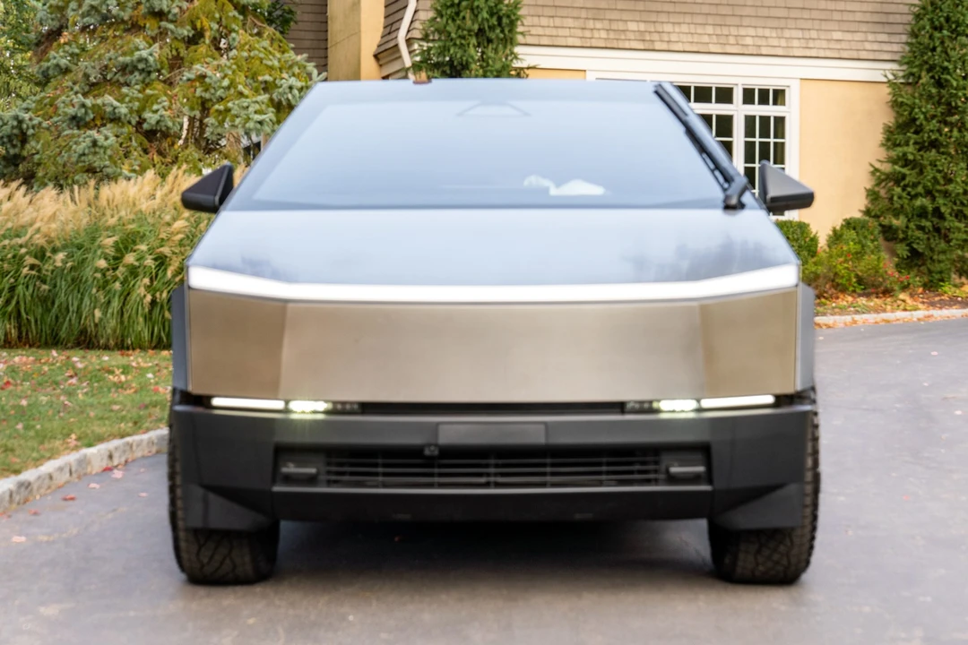 2024 Tesla Cybertruck - Image 14 of 31