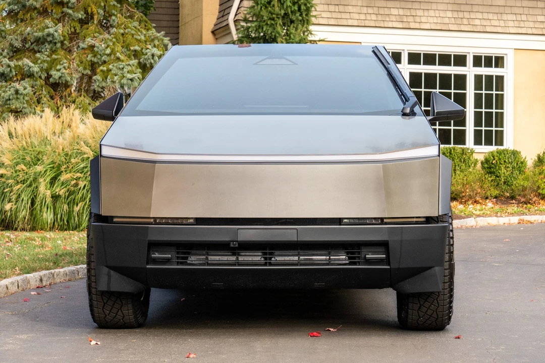 2024 Tesla Cybertruck - Image 2 of 31