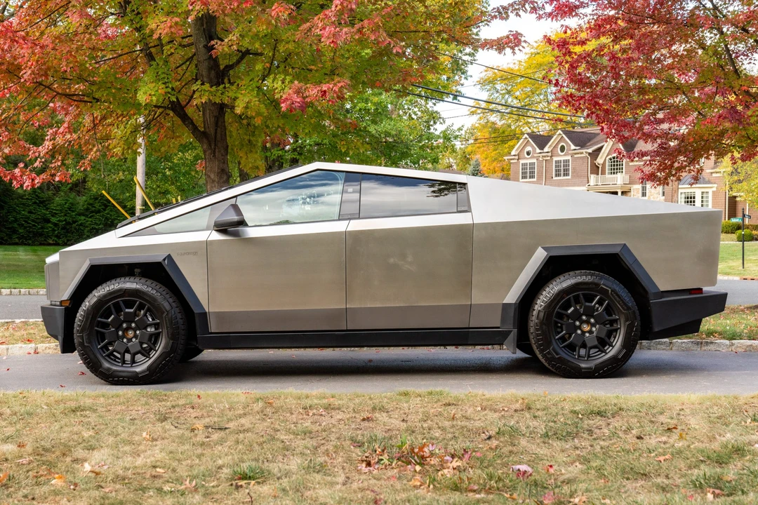 2024 Tesla Cybertruck - Image 8 of 31