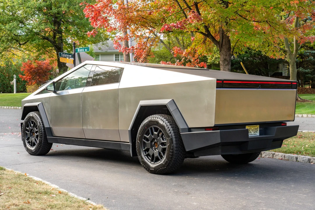 2024 Tesla Cybertruck - Image 7 of 31