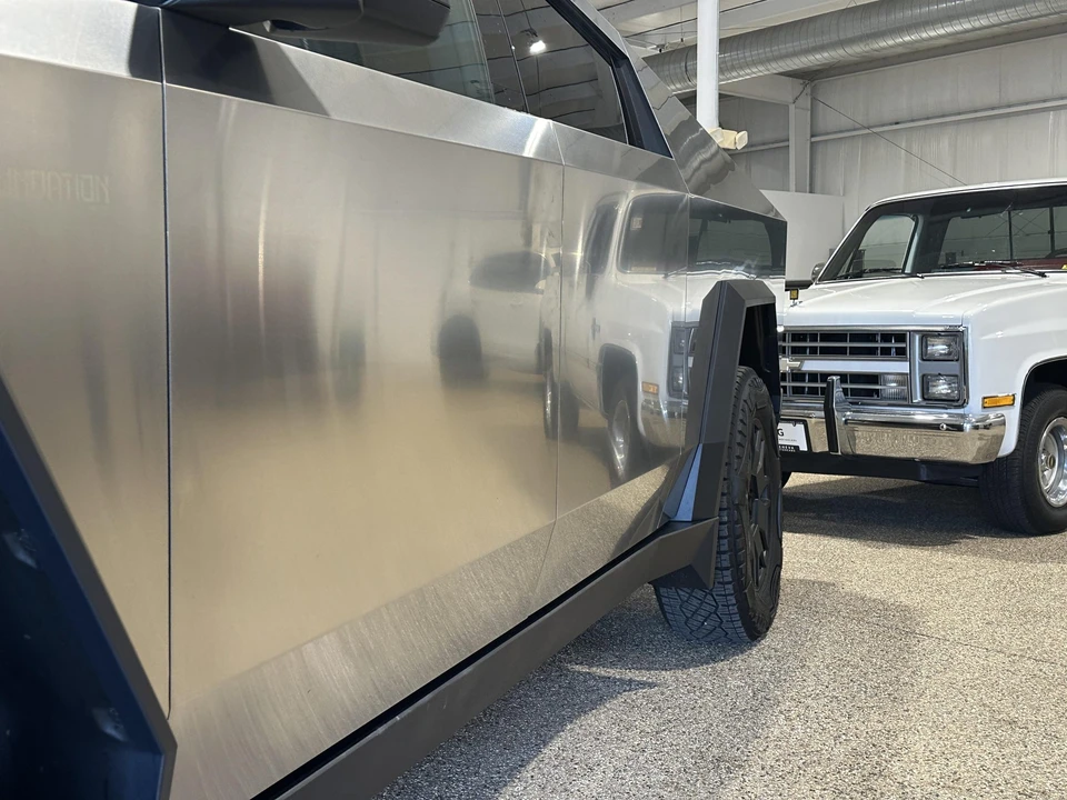 2024 Tesla Cybertruck - Image 29 of 31
