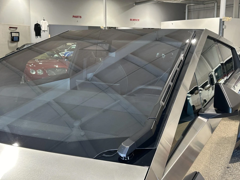 2024 Tesla Cybertruck - Image 14 of 31