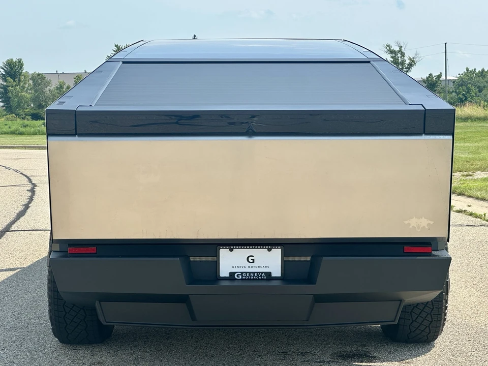 2024 Tesla Cybertruck - Image 9 of 31