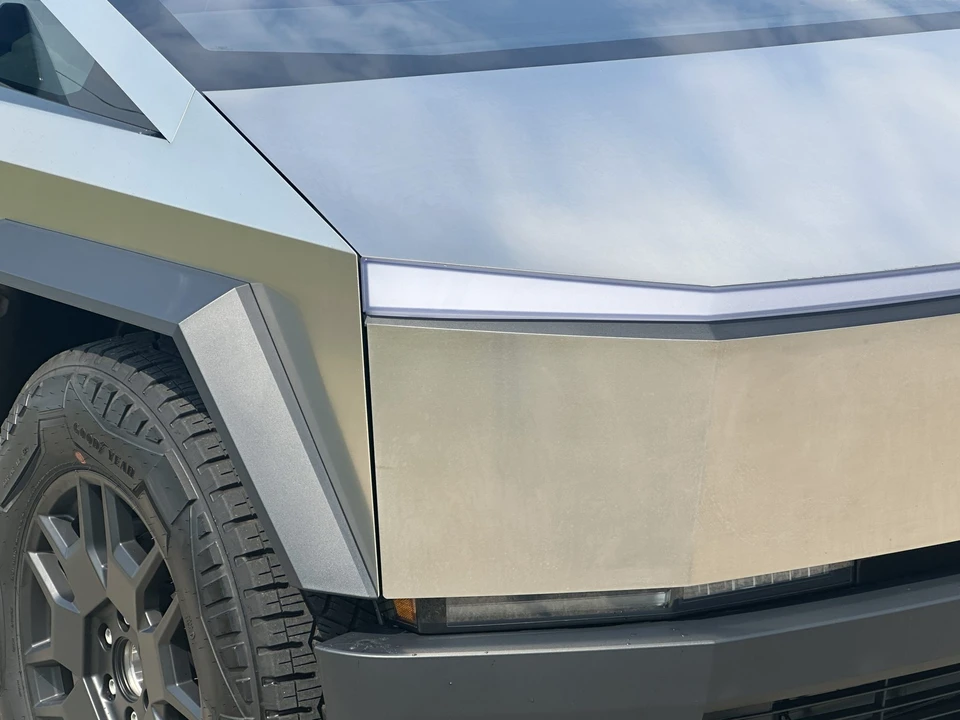 2024 Tesla Cybertruck - Image 15 of 31