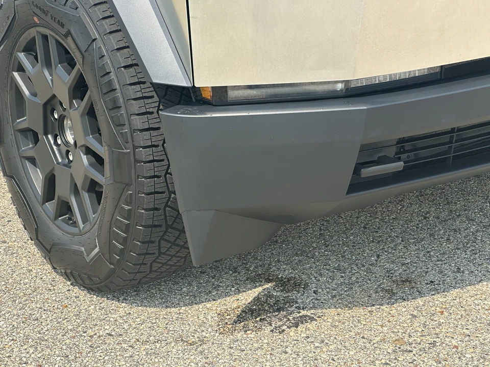 2024 Tesla Cybertruck - Image 16 of 31