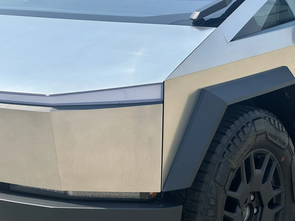 2024 Tesla Cybertruck - Image 17 of 31