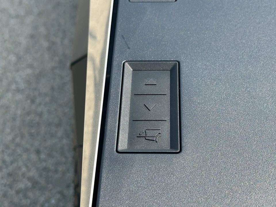2024 Tesla Cybertruck - Image 21 of 31