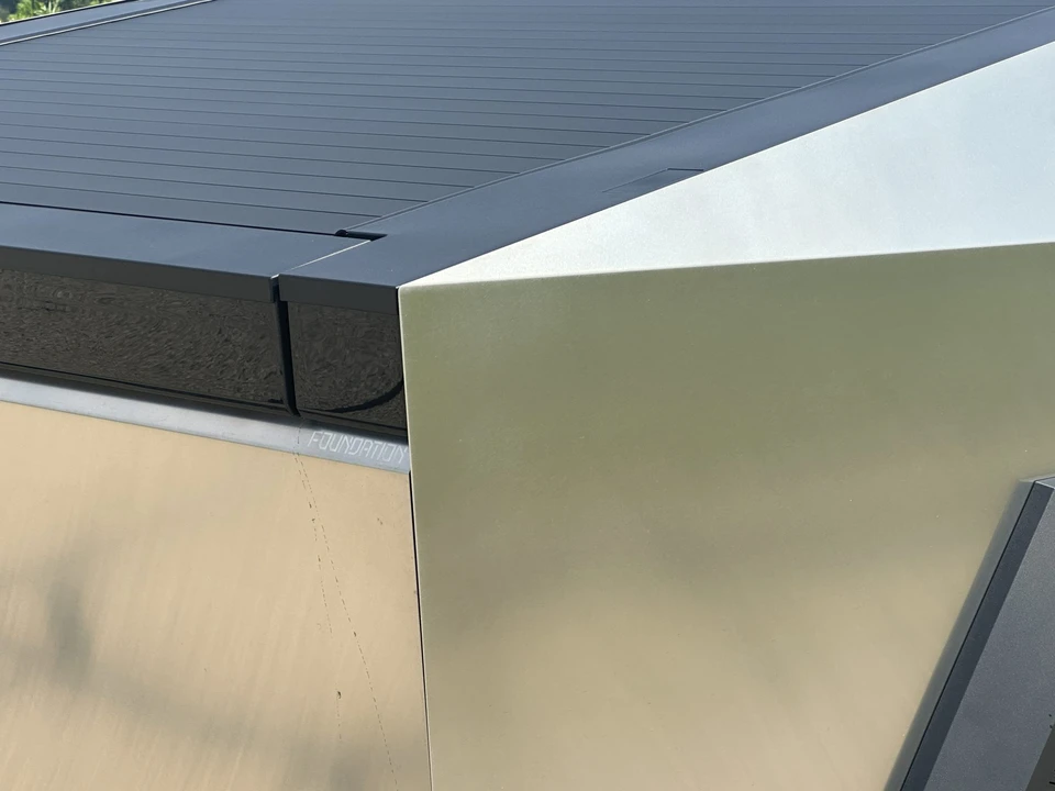 2024 Tesla Cybertruck - Image 28 of 31