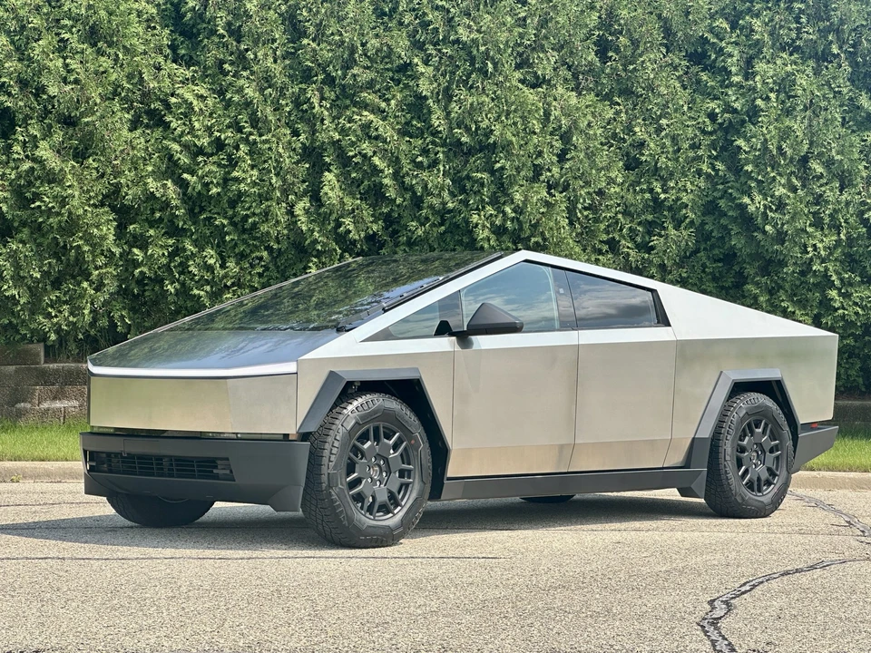 2024 Tesla Cybertruck - Image 3 of 31
