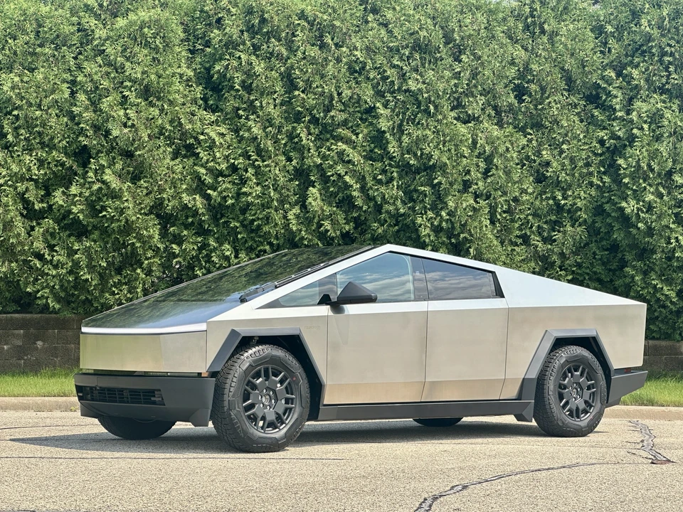 2024 Tesla Cybertruck - Image 4 of 31