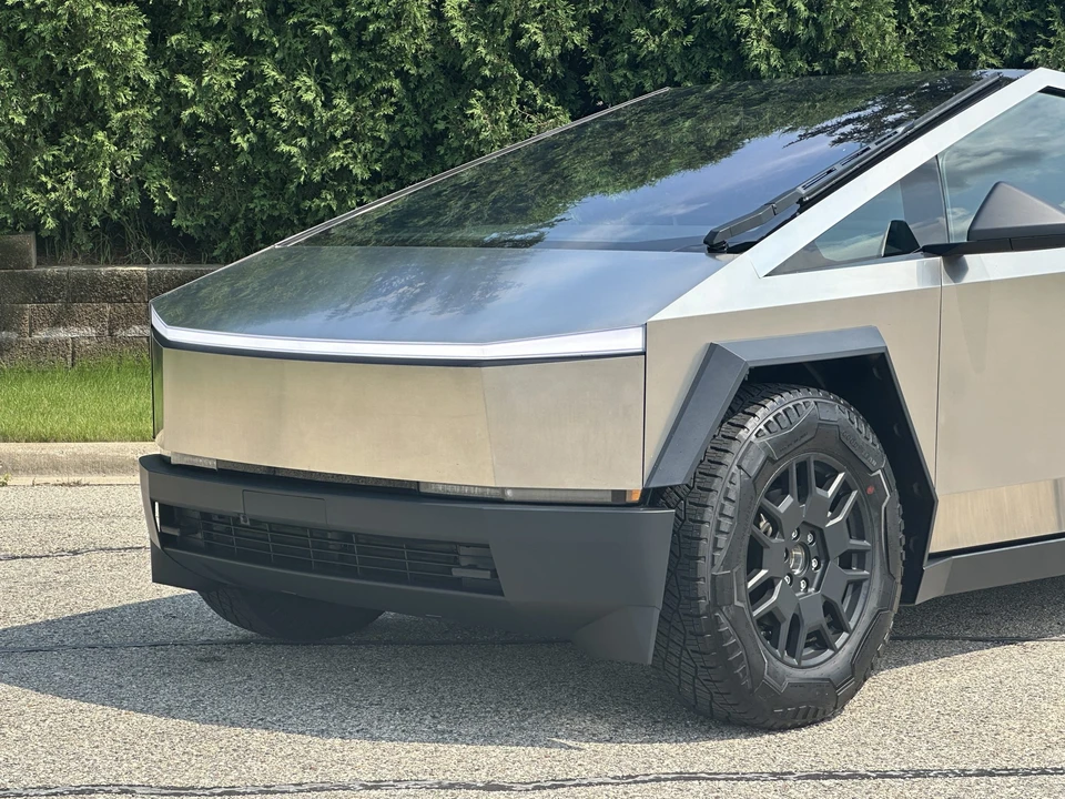 2024 Tesla Cybertruck - Image 13 of 31