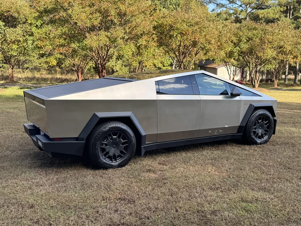 2024 Tesla Cybertruck - Image 20 of 31