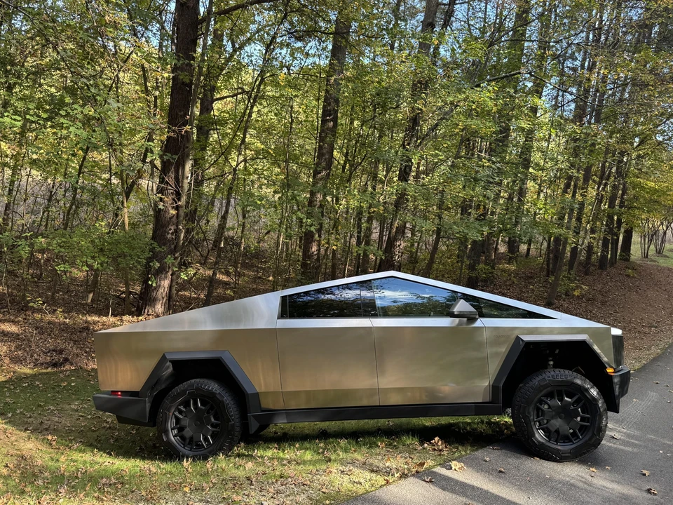 2024 Tesla Cybertruck - Image 23 of 31