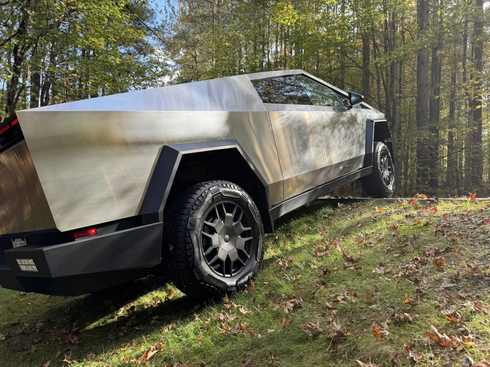 2024 Tesla Cybertruck - Image 31 of 31