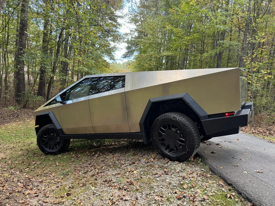 2024 Tesla Cybertruck - Image 30 of 31