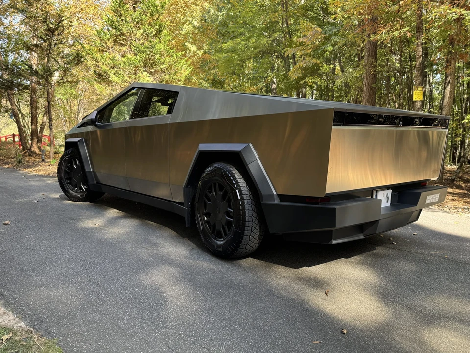 2024 Tesla Cybertruck - Image 8 of 31