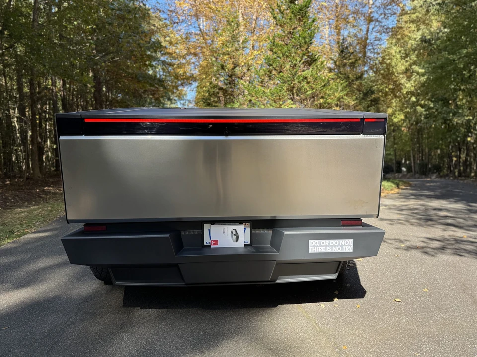 2024 Tesla Cybertruck - Image 11 of 31