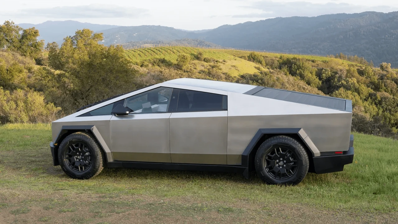 2024 Tesla Cybertruck - Image 9 of 31