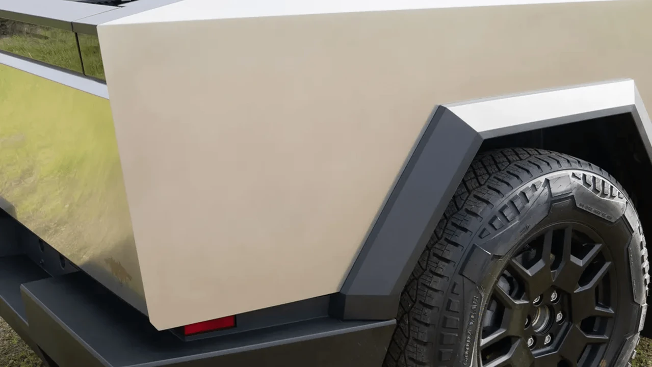 2024 Tesla Cybertruck - Image 16 of 31