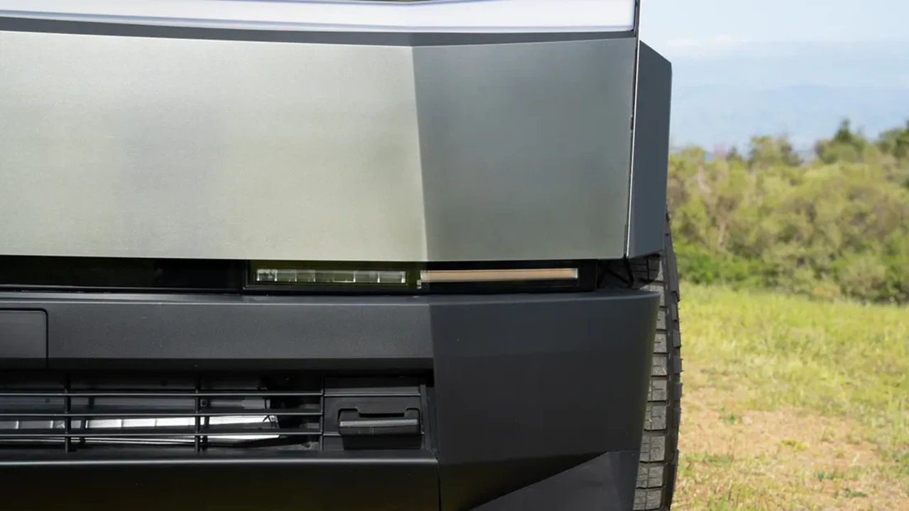 2024 Tesla Cybertruck - Image 30 of 31