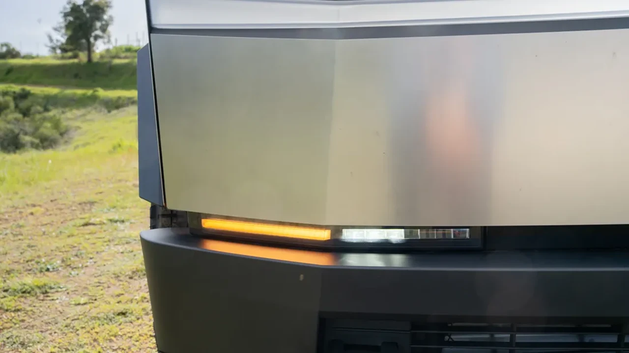 2024 Tesla Cybertruck - Image 29 of 31