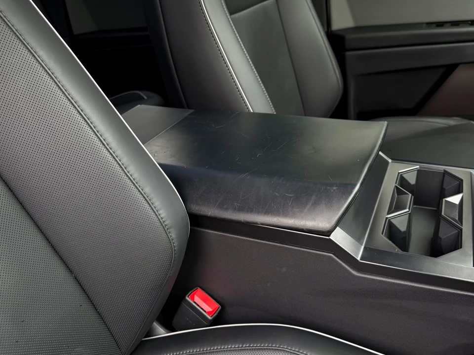 2024 Tesla Cybertruck - Image 16 of 21