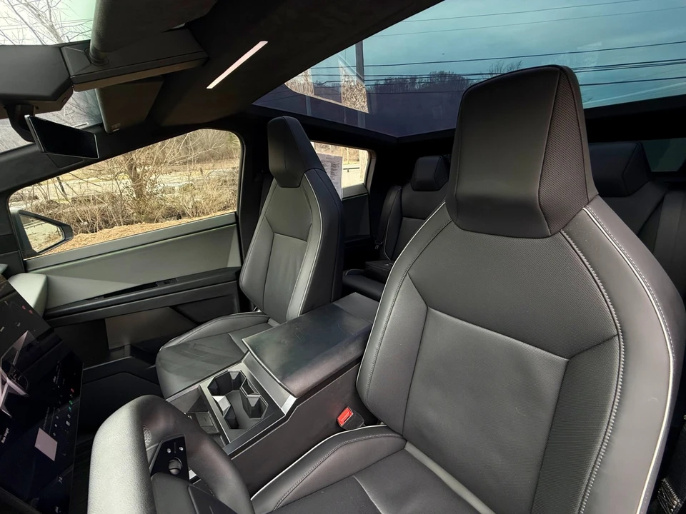 2024 Tesla Cybertruck - Image 11 of 21