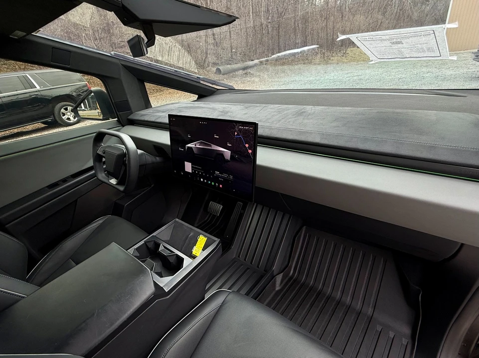 2024 Tesla Cybertruck - Image 14 of 21