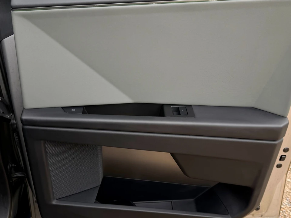 2024 Tesla Cybertruck - Image 19 of 21